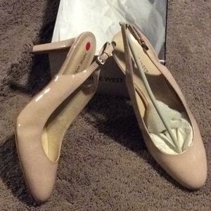 Nine West sling back pump- natural size 10